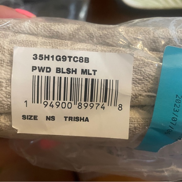 NWT MICHAEL KORS Trisha logo crossbody bag in pink - Picture 13 of 16